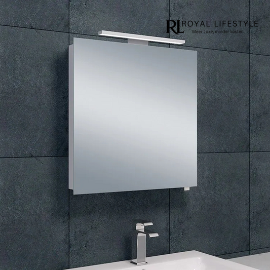 LYSKA Luxe Spiegelkast 60x60x14 cm – Met LED Verlichting, Stopcontact, Glazen Leggers & Aluminium Behuizing