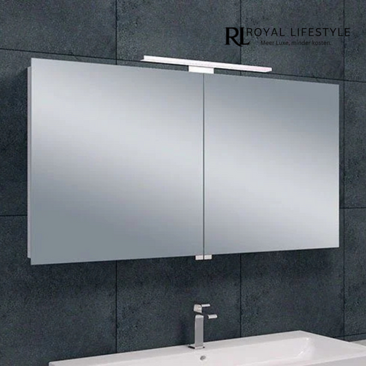 LYSKA Luxe Spiegelkast 120x60x14 cm – Met LED Verlichting, Stopcontact & Glazen Leggers – Aluminium Behuizing